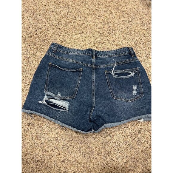 Cali 1850 size 13 Women's cut off denim shorts distressed jean shorts - Picture 2 of 3